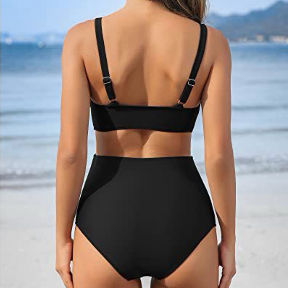Elegant Black Maternity Bikini - Picture 2 of 3